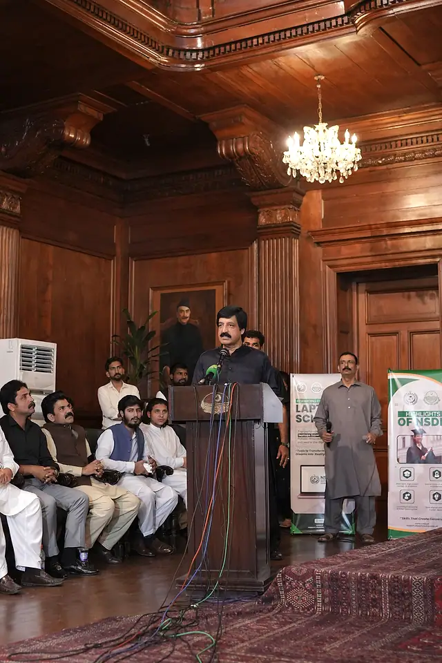 The Governor of Punjab addresses the ceremony from the podium