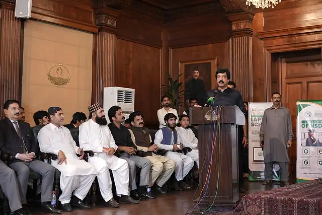 The Governor of Punjab speaks to the audience from the podium